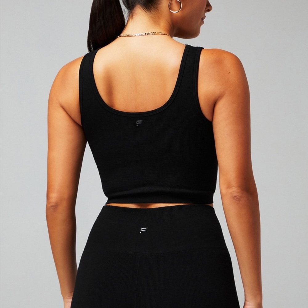 FABLETICS Women's Cloud Seamless V-Neck Crop Tank - Picture 2 of 16